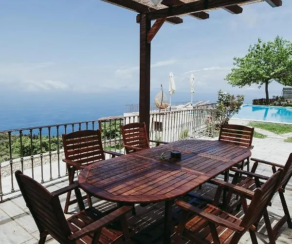 فيلة Carmel *