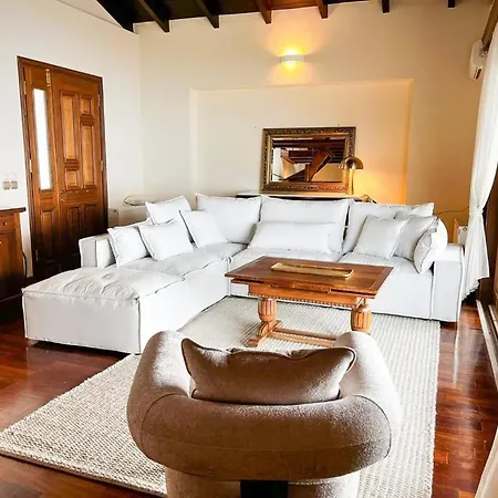 Villa Carmel *