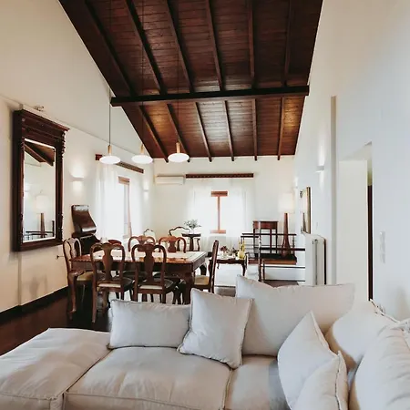 Villa Carmel *