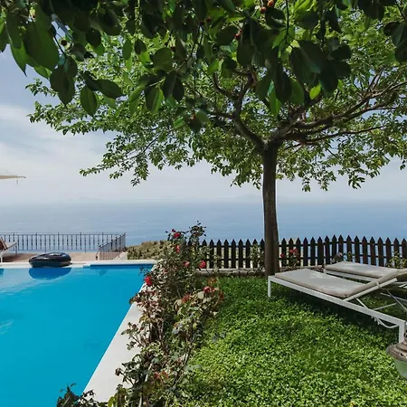 Villa Carmel *